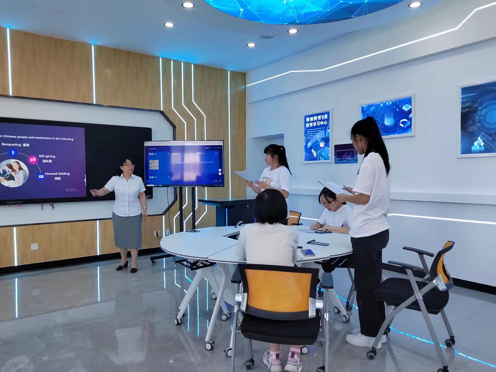 外语教学部(图1) 外语系(图1)