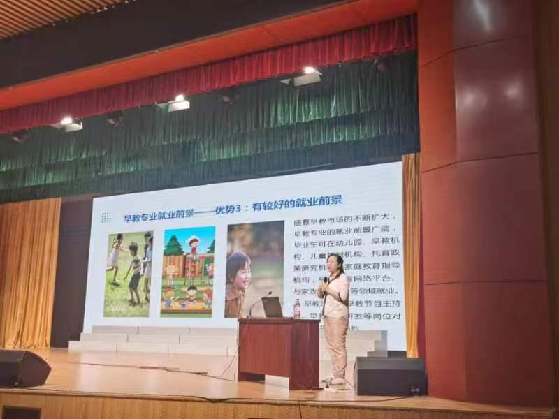 心理咨询室(图12) 心理咨询室(图12)