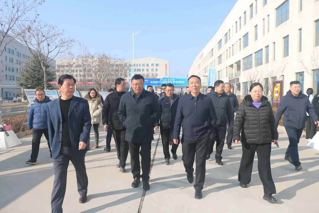 职引未来•就业领航——2026届毕业生就业双选会(冬季)圆满举行(图4) 职引未来•就业领航——2026届毕业生就业双选会(冬季)圆满举行(图4)
